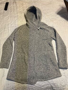 The North Face wrap Light Gray Sherpa fleece Hoodie size medium